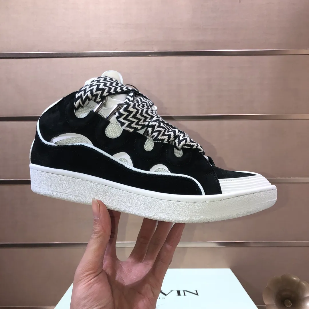 Men's men's shoes💰820💰[LANVIN] The latest lace-up fashionable casual couple sneakers, high-quality CLAY couple series‼ ️ The latest trendy products of the season 🌈Many bloggers have planted grass and purchased the original open-mold customization. The upper and outsole are sewn with mark threads without edge sealing. A variety of material splicing combination design. Very versatile for fashionable and casual wear. Comfortable on the feet. Self-recommended. Upper cowhide + cow suede + breathable mesh lining. Foot-padding cowhide. Exclusive original open-mold clear logo rubber outsole ⚠️Couple standard size 36-40 for women and 38-44 for men.